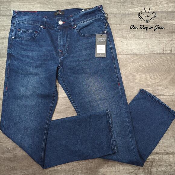 True Religion Ricky Relaxed Straight Leg Jeans Size 32 - Picture 1 of 6